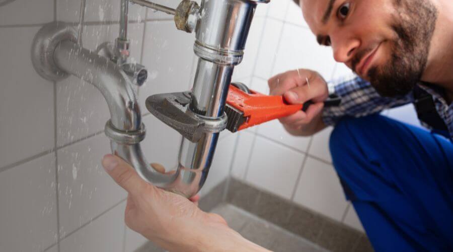 Toilet maintenance in Dixon, WY